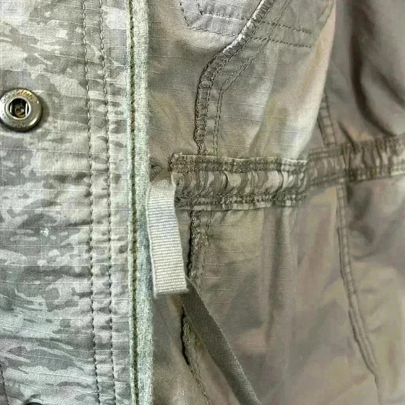 Eddie Bauer Button Up Women's Medium Jacket Cotton Spandex  Outdoor Camo Light - Picture 9 of 9